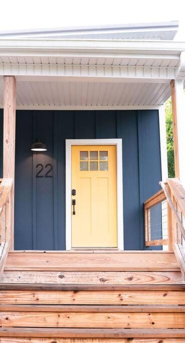 NEW PROPERTY DEAL!!! - Modern & Chic Pet Friendly Duplex Minutes from Downtown AVL Villa in Woodfin