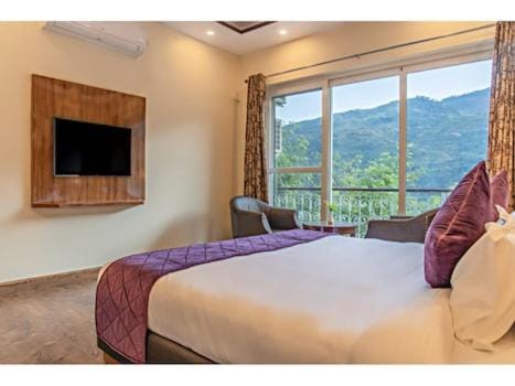 Bed, Bedroom, Mountain view