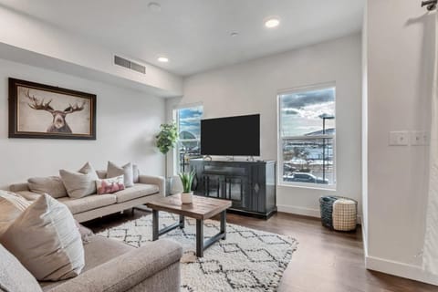 Newly Built Modern Park City Getaway l Zen by Stay Apartamento in Snyderville