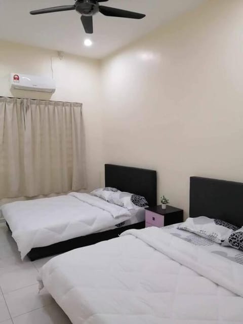 Botani Homestay (10-14 pax) House in Ipoh