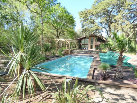 *Villa des Grands Chênes* piscine privée tempérée, calme et grands espaces Villa in Soustons