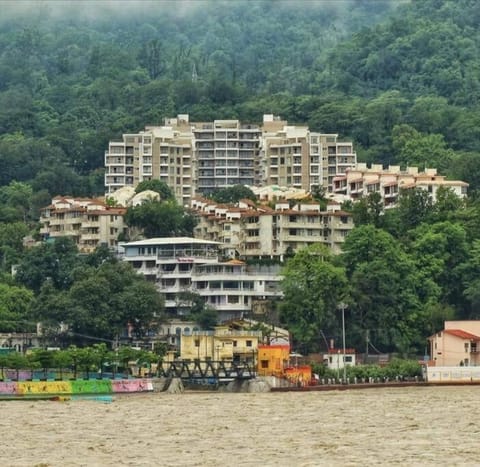 Luxury Ganga View Villa with Terrace Seating by Vacaow Villa in Rishikesh