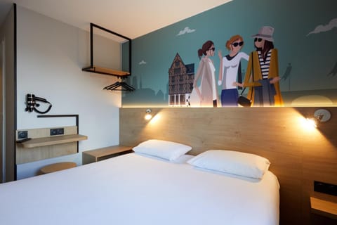 Photo of the whole room, Decorative detail, Bedroom
