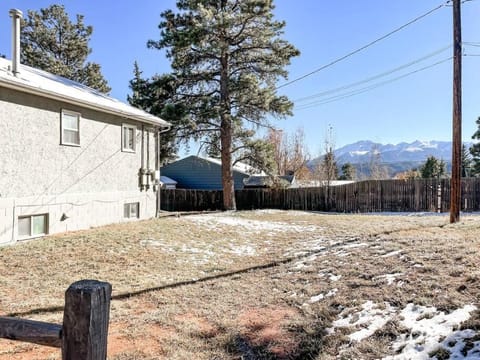 Mountain View Duplex / Walk to main street Casa in Woodland Park