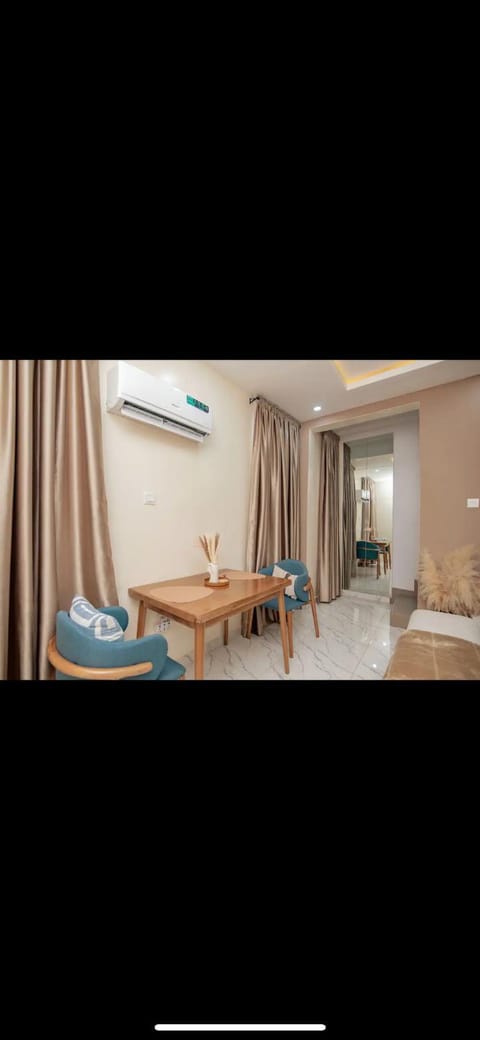 Premium 2-Bedroom Oasis with Starlink Condo in Lagos