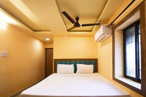 OYO Dream Hotel & Bar Cum Restaurant Hotel in Kolkata