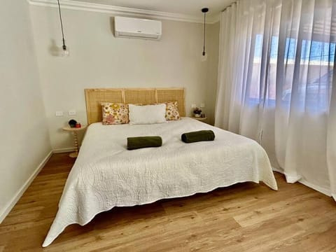 The Wildflower- Luxury Home Stay Haus in Geraldton