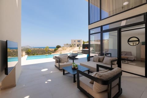 Trapezia Luxury Living Villa in Kolympia