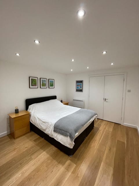 Stunning 3BD Maisonette wBalcony - Old Street! Apartment in London Borough of Islington