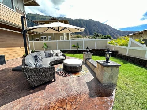 New 4 Bedroom Home with Ocean and Gorgeous Mountain Views in the gated community of Mauna Olu Haus in Makaha Valley