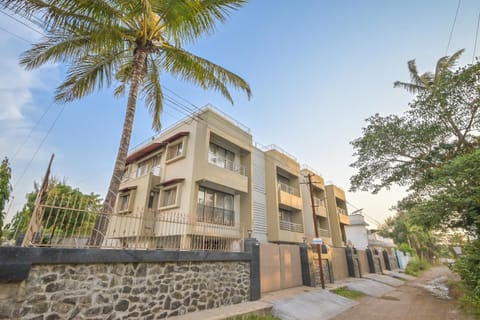 Property building, Day, Street view