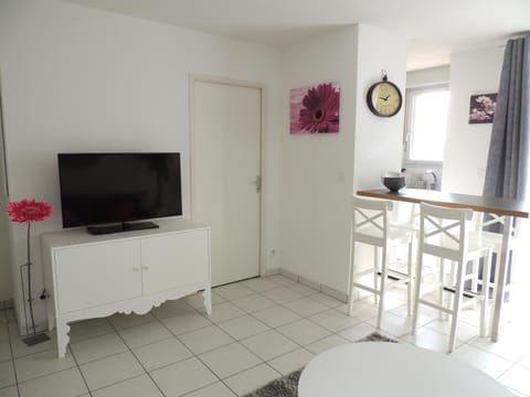 APPARTEMENT T2 MEUBLE AVEC BALCON TOULOUSE Apartment in Toulouse