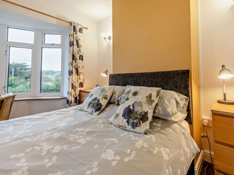 4 Bed in Wisemans Bridge 57793 House in Amroth