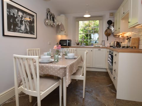 3 Bed in Bothenhampton DC160 Casa in Bridport