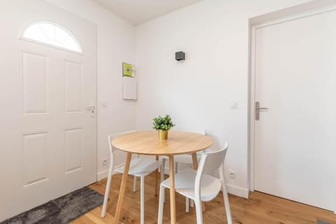 Lovely apartment for two-person Apartment in Aubervilliers