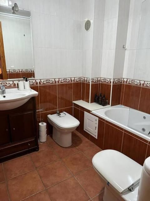 Shower, Toilet, Bathroom, Bath, bidet