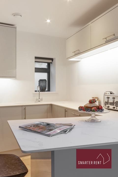 Wokingham - 2 Bedroom - Refurbished 1st Floor Flat Condominio in Wokingham