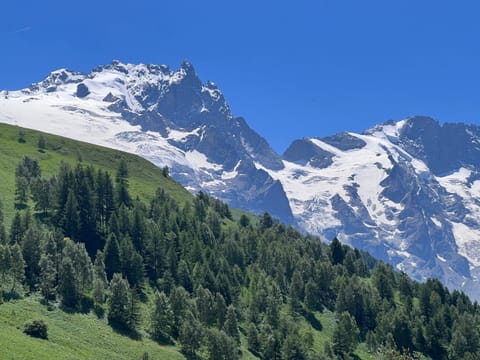 Nearby landmark, Natural landscape, Mountain view