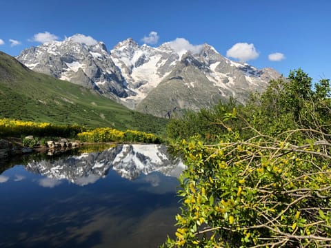 Nearby landmark, Day, Natural landscape, Lake view, Mountain view, River view