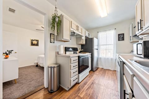 Kitchen or kitchenette, dishwasher, minibar, pet friendly, stove, toaster, kitchen