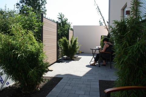 Garden, Balcony/Terrace