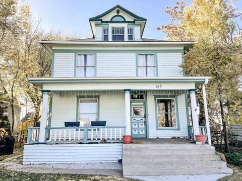 New 1BR Apartment in Heart of Downtown Pueblo! Casa in Pueblo