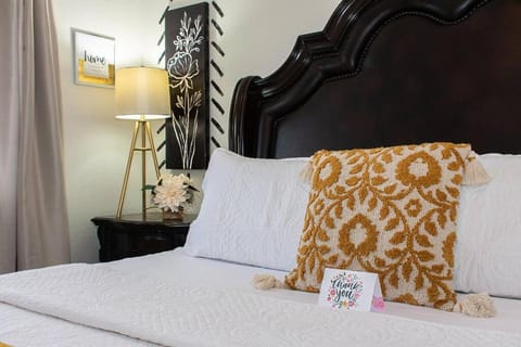 Experience Comfort with a King Bed at a Lower Cost Apartment in Killeen