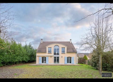 Maison individuelle proche Paris / Versailles Villa in Poissy