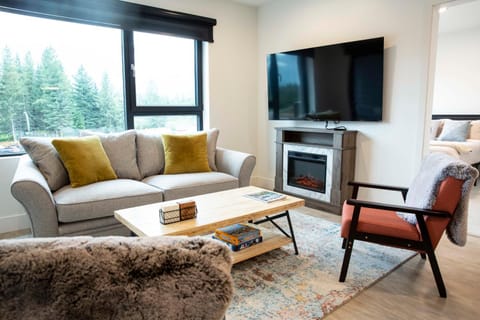 Revytalise - Cozy 3 Bedroom Condo Apartment in Revelstoke