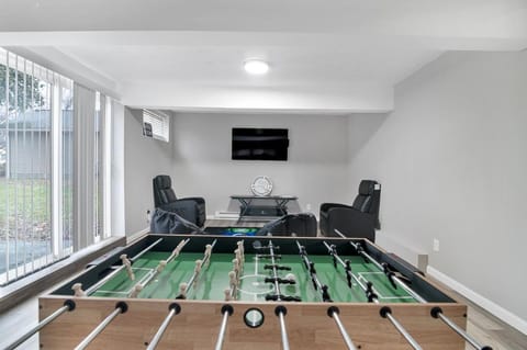 Relax and Play House in Akron