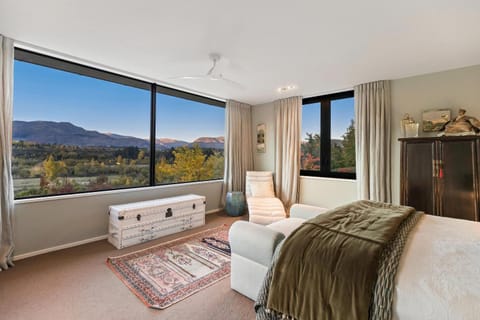 Bed, Bedroom, Mountain view