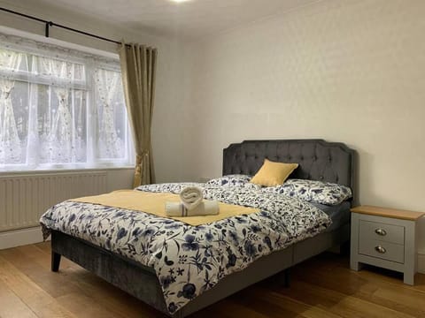 Luxury Two Bed Deluxe Maisonette Eigentumswohnung in Farnham