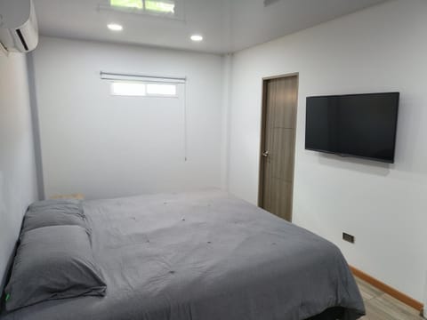 apartamento amoblado con wi fi y agua caliente en tercer piso Condo in Palmira
