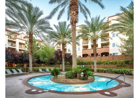 Deluxe 3-BR Condo - Lazy River Summer Fun - Special Offer Now! Apartment hotel in Paradise