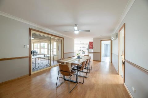 Windsor - Large Entertaining Area, Family Retreat House in Dubbo