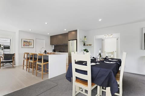 Dining area, kitchen