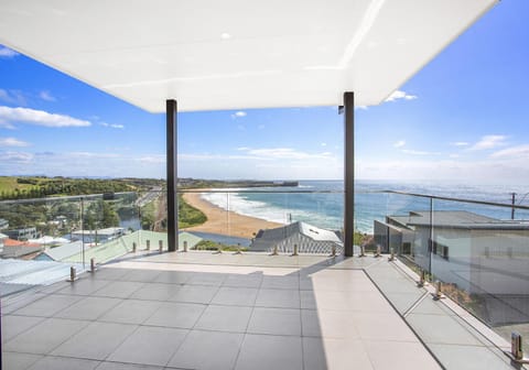 View (from property/room), Balcony/Terrace, Floor plan, Location