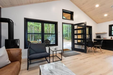 Ultimate Retreat: Fireplace, NEW! On Bike Trail Haus in Crosby