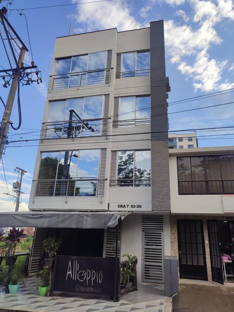 201-Cómodo y moderno apartamento de 2 habitaciones en la mejor zona céntrica de ibagué Condominio in Ibagué
