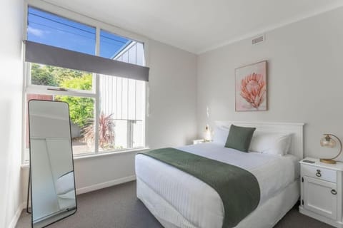 Sea You Soon: Views Parking & WiFi Apartment in Burnie