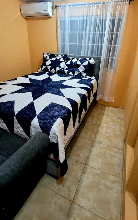 3bedrm, 2 bthrm. 7East Greater Portmore Condo in Portmore