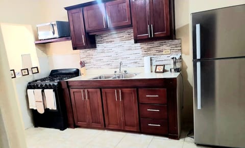 3bedrm, 2 bthrm. 7East Greater Portmore Condo in Portmore