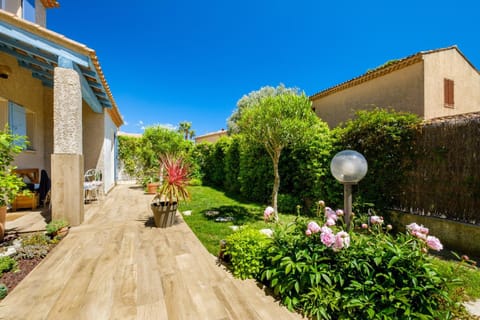 Villa 3 chambres - jardin parking House in Vence