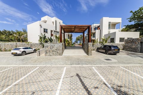 Brand new, Beachfront Ocean Terraces, Poste Lafayette-Apt-C2 Condominio in Mauritius