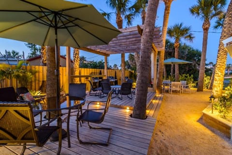 Wonderful Place Wprivate Patio Next To The Beach Apartment in Cape Canaveral