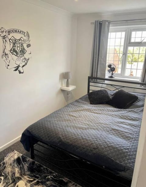Spacious 5 Bedroom House- Harry potter world & London House in Watford
