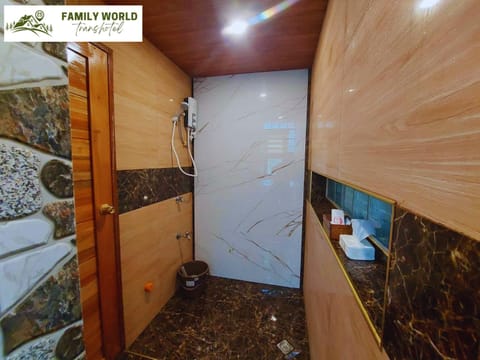 Family World Transhotel: Daniel Unit Condominio in Baguio