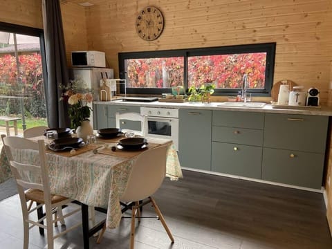 Charmant Studio en Bois Maison in Thionville