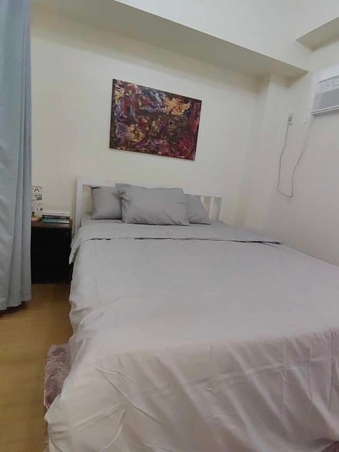Simply Cozy 1 bedroom Condotel near AIRPORT Apartahotel in Las Pinas
