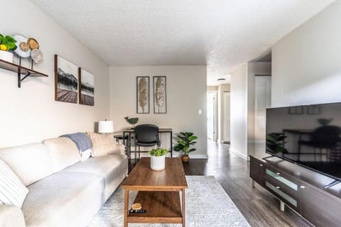 One bedroom cozy apartment close to airport- Gym, Wifi, Queen bed Copropriété in SeaTac